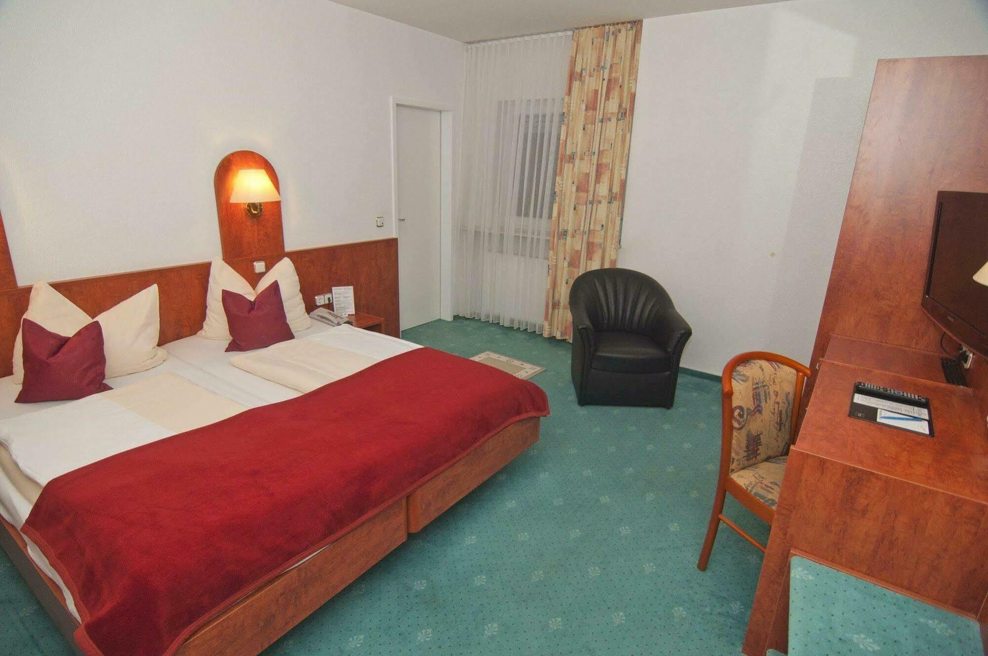 Hotel Hansa Offenbach am Main Ruang foto